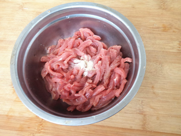 芫爆牛肉丝#本味家乡步骤4