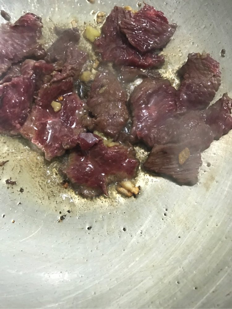 三椒炒牛肉步骤5