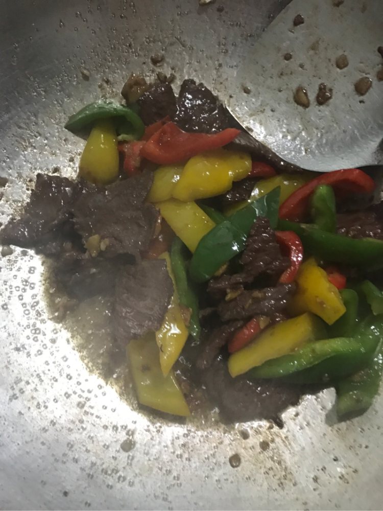 三椒炒牛肉步骤6
