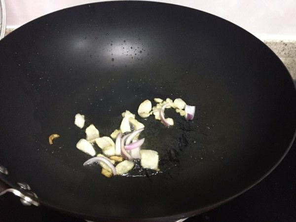 莴笋干炒牛肉步骤5