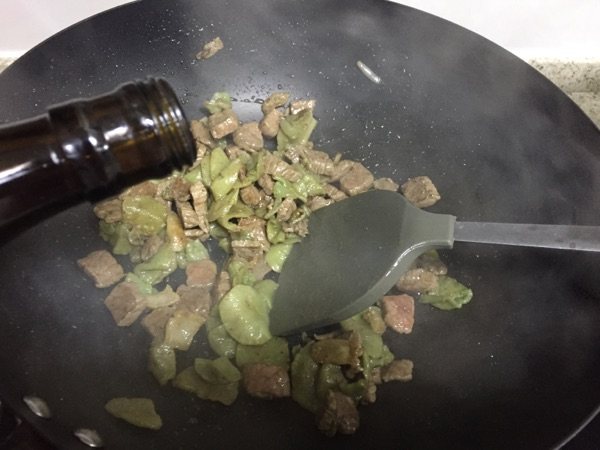 莴笋干炒牛肉步骤8