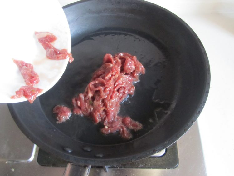 牛肉青椒萝卜丝步骤4