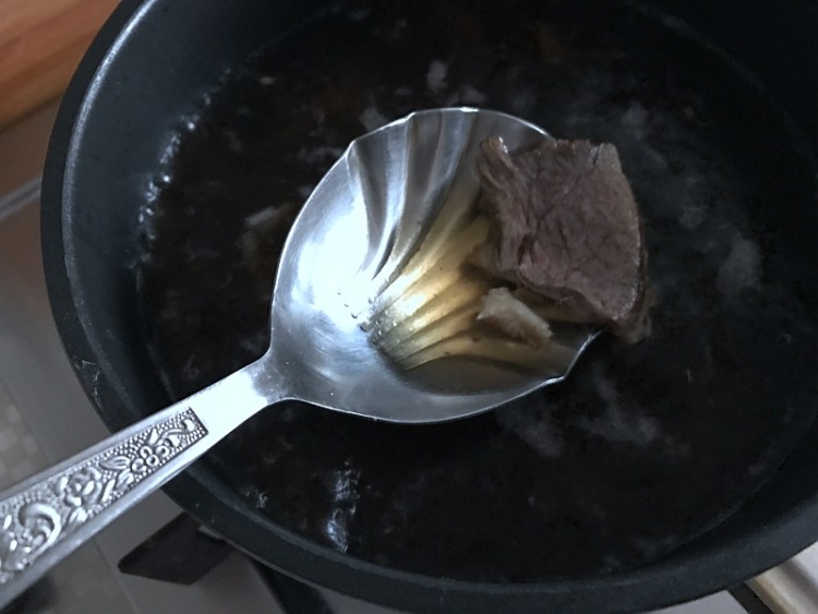 牛肉宽面步骤5