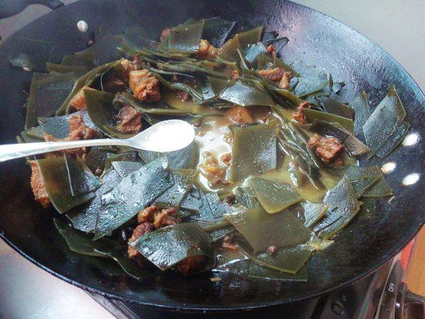 牛腩炖海带步骤8