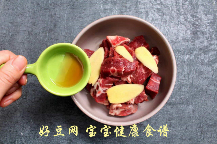 宝宝牛肉火腿肠步骤2