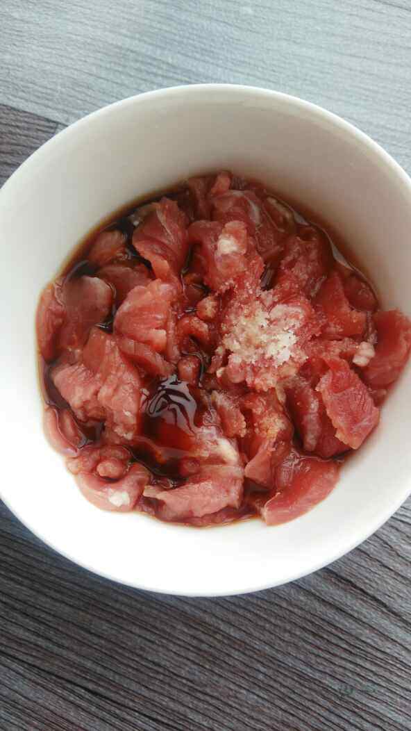 土豆丝炒牛肉步骤4