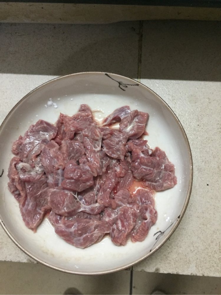 番茄土豆片煮牛肉步骤2