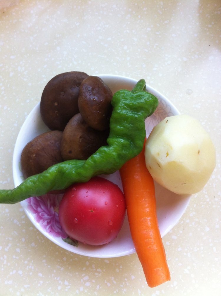 牛肉香菇烩麻食步骤3