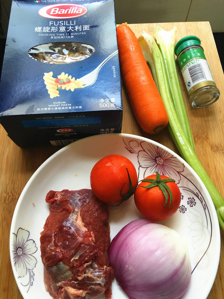 意式牛肉酱意面#百味步骤1