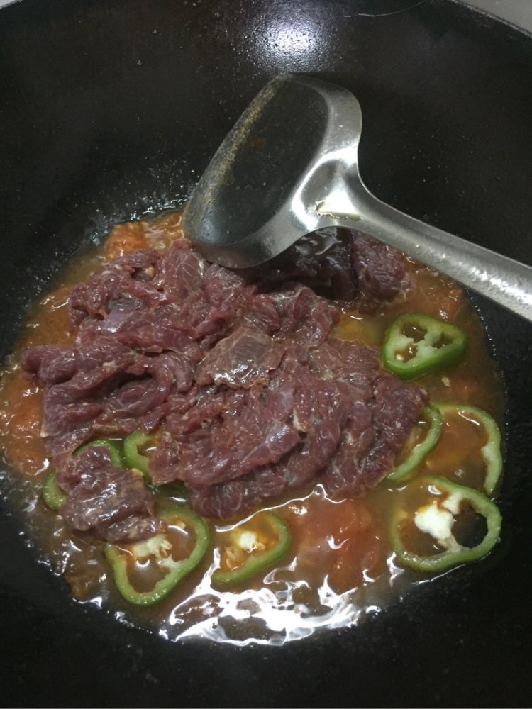 番茄青椒烩牛肉步骤6