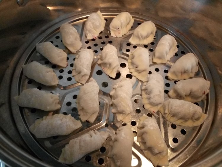 牛肉菌菇蒸饺步骤6
