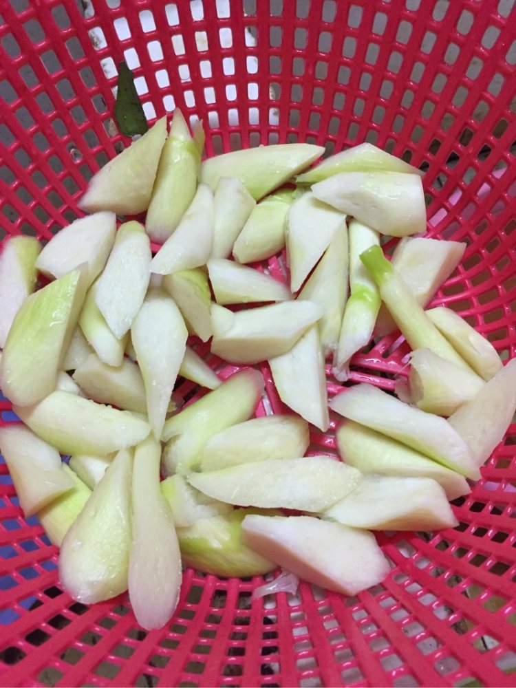 茭白炒牛肉步骤1