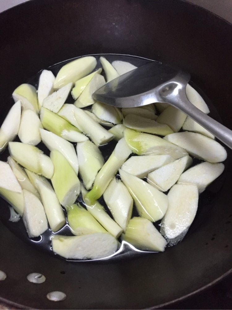 茭白炒牛肉步骤3