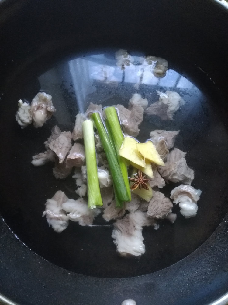 牛肉炖土豆胡萝卜步骤4
