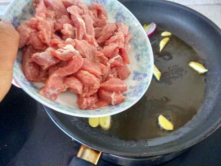 辣炒牛肉步骤4