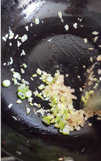酱汁牛肉盖饭步骤2