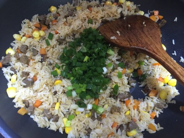 牛肉粒炒饭步骤11