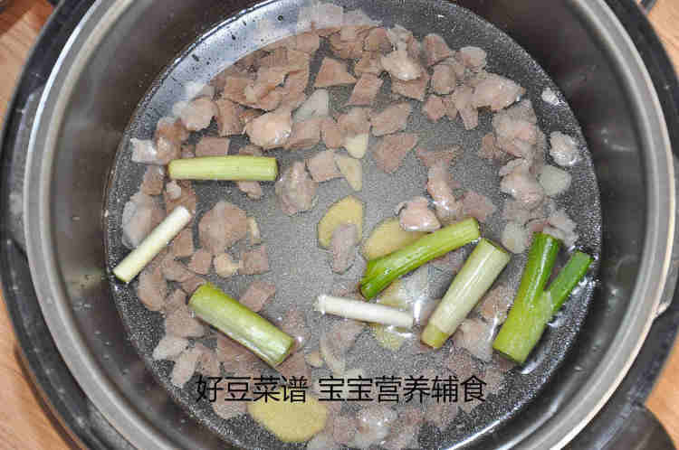 萝卜牛肉面步骤6