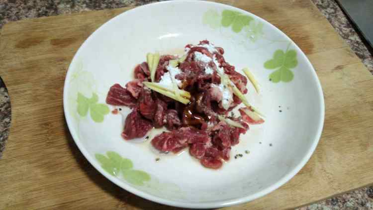 胡萝卜炒牛肉步骤3