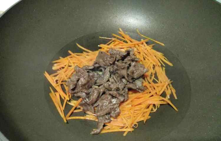 胡萝卜炒牛肉步骤8