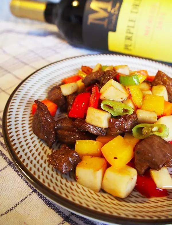 杏鲍菇黑椒牛肉粒步骤7