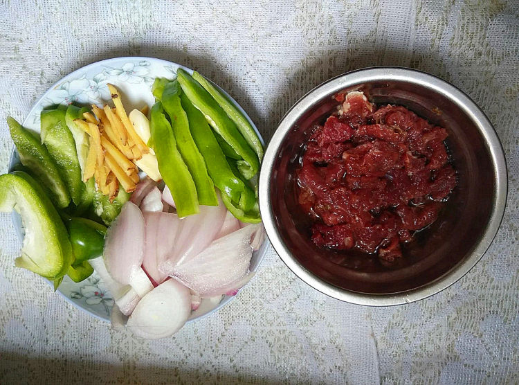 时蔬炒牛肉步骤1