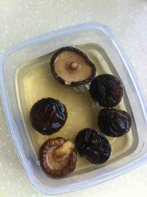 香辣牛肉炸酱面步骤2