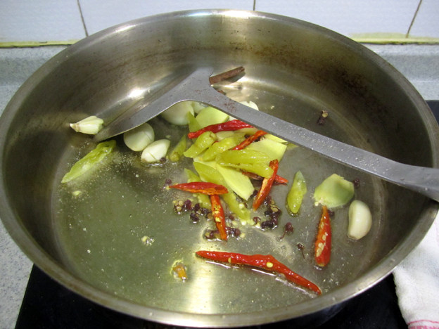 锅仔牛肉炖萝卜步骤4