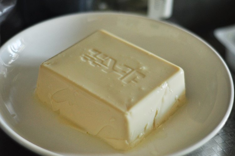牛肉粒绢豆腐步骤1