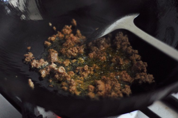 牛肉粒绢豆腐步骤6