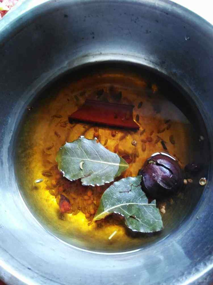 芹菜牛肉锅贴步骤2
