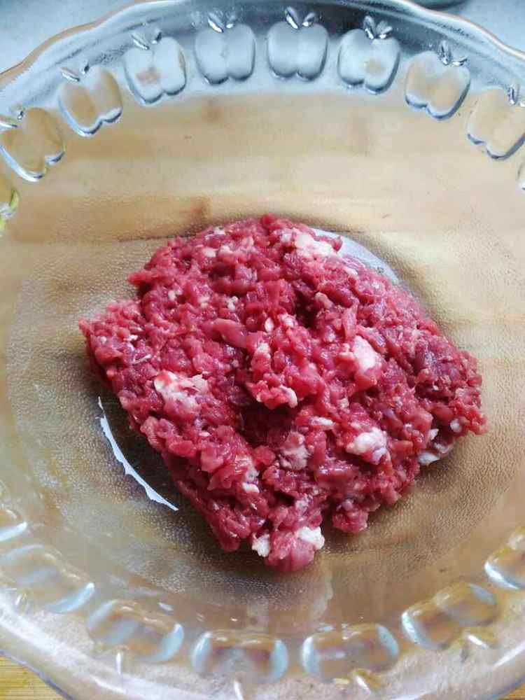 芹菜牛肉锅贴步骤4