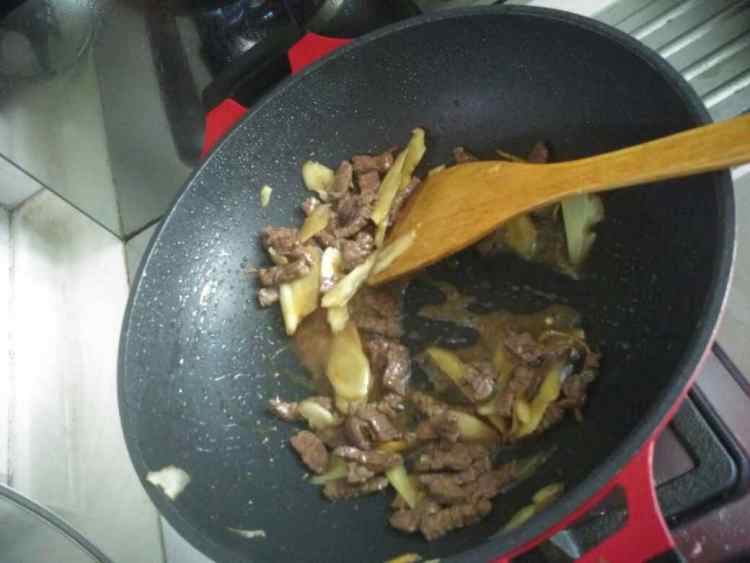 子姜生姜青椒炒牛肉步骤5