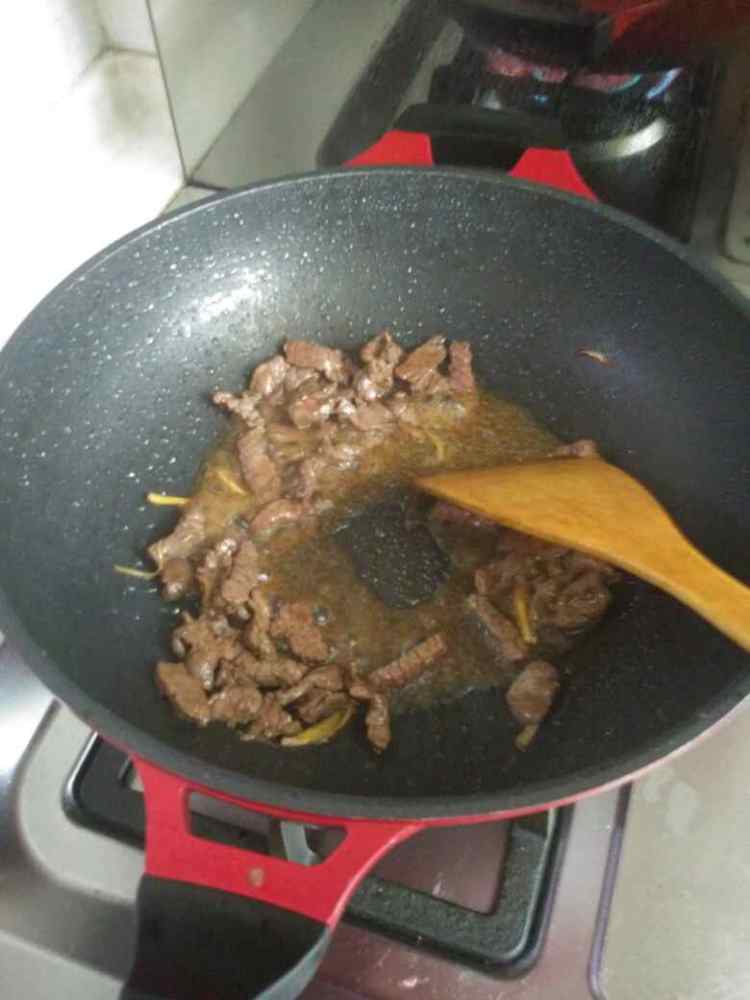 子姜生姜青椒炒牛肉步骤4