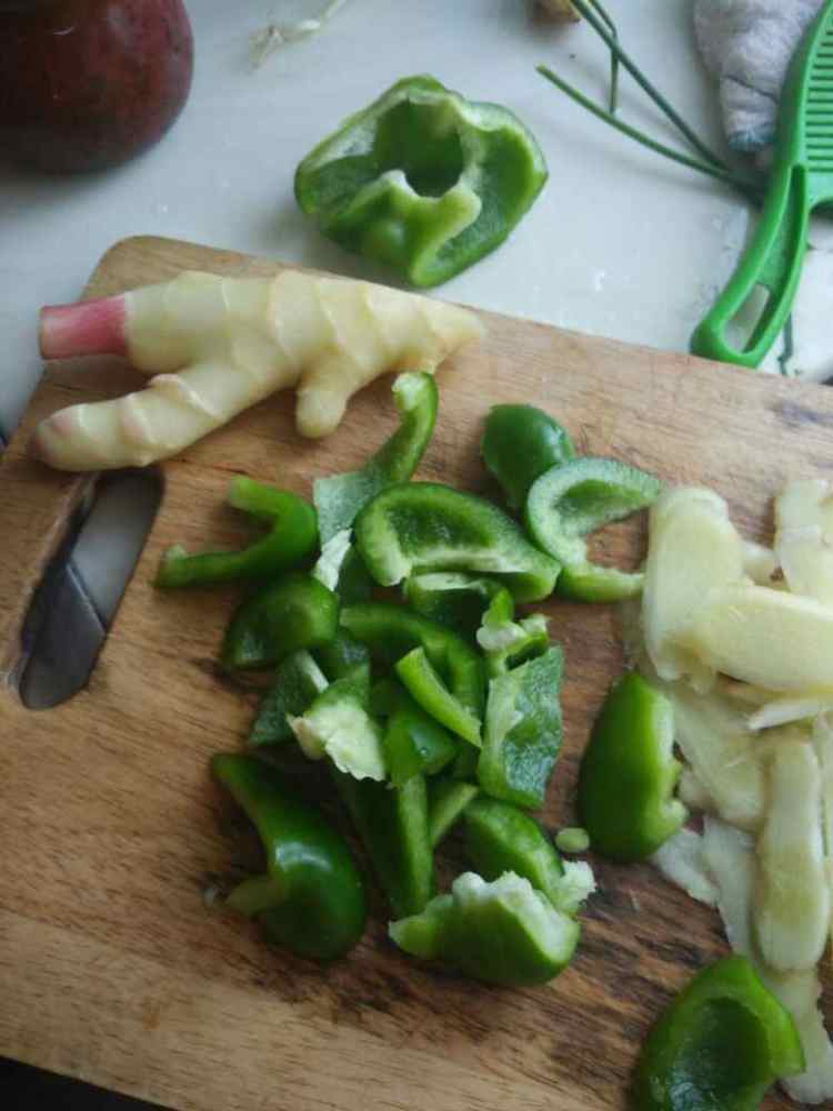 子姜生姜青椒炒牛肉步骤2