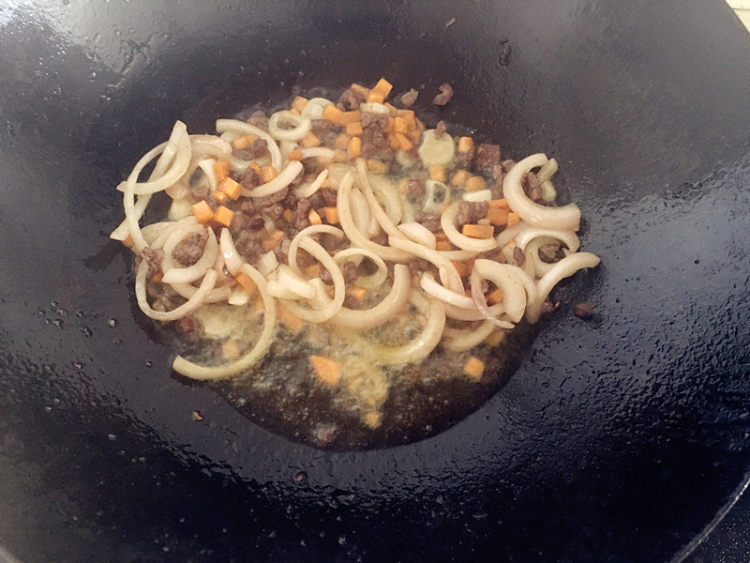 芝士焗番茄牛肉意面步骤4