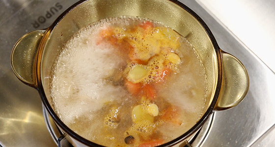 酸汤牛肉粉丝煲步骤5