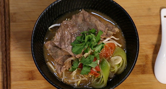 酸汤牛肉粉丝煲步骤6