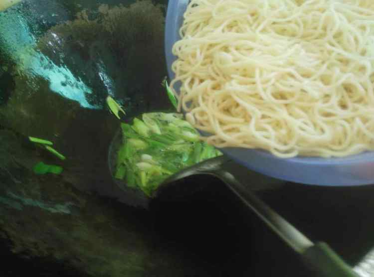 潮汕湿炒牛肉面步骤5