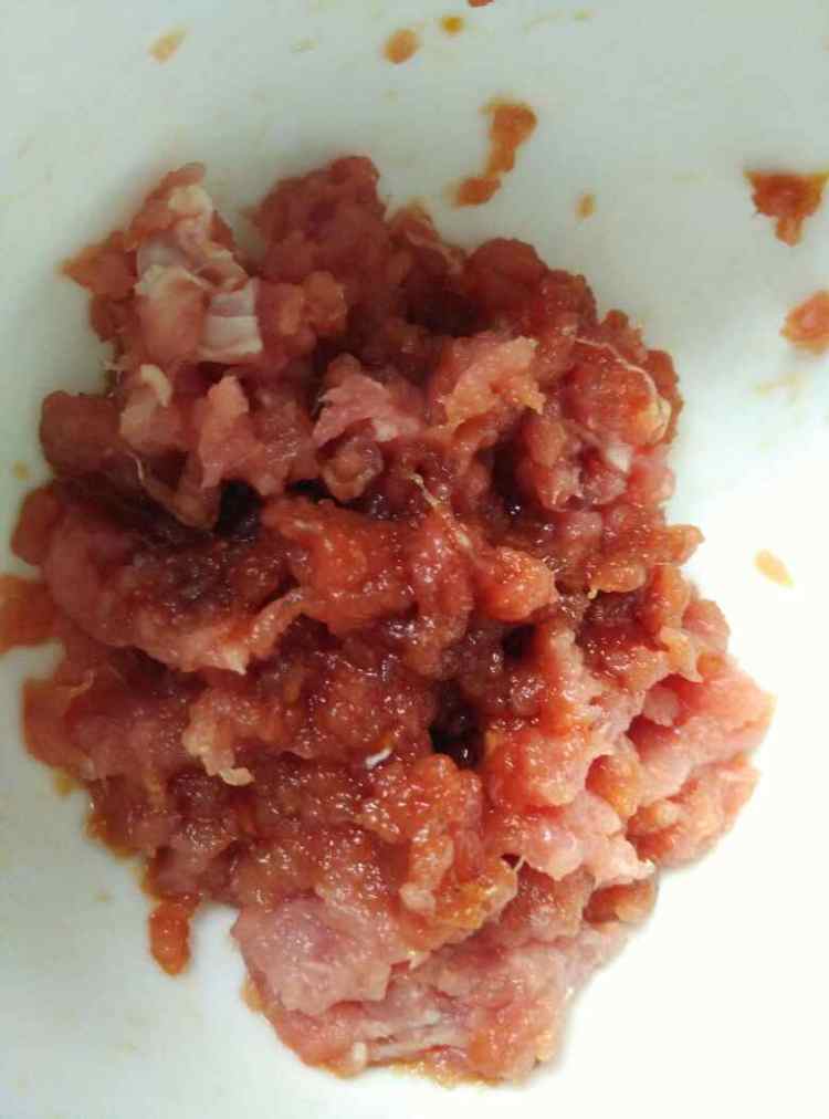 茄汁肉酱蝴蝶面步骤1