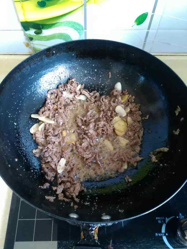 牛肉炒糊饽步骤10