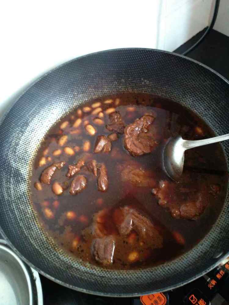 土豆花生烧牛肉步骤9