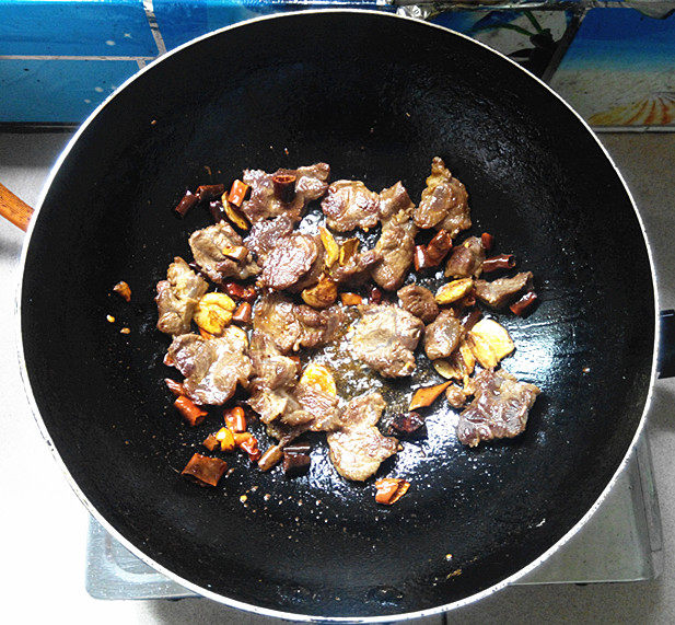 牛肉烧腐竹步骤8