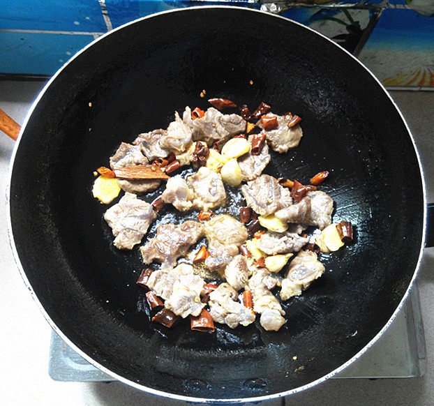 牛肉烧腐竹步骤7