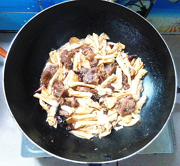 牛肉烧腐竹步骤13