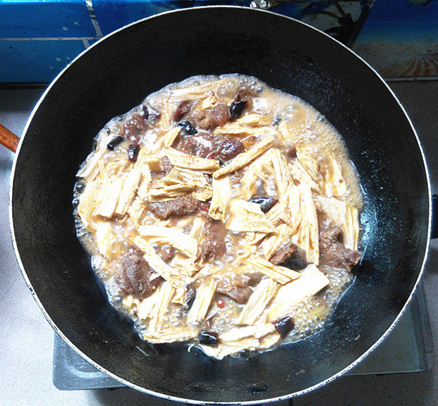 牛肉烧腐竹步骤12