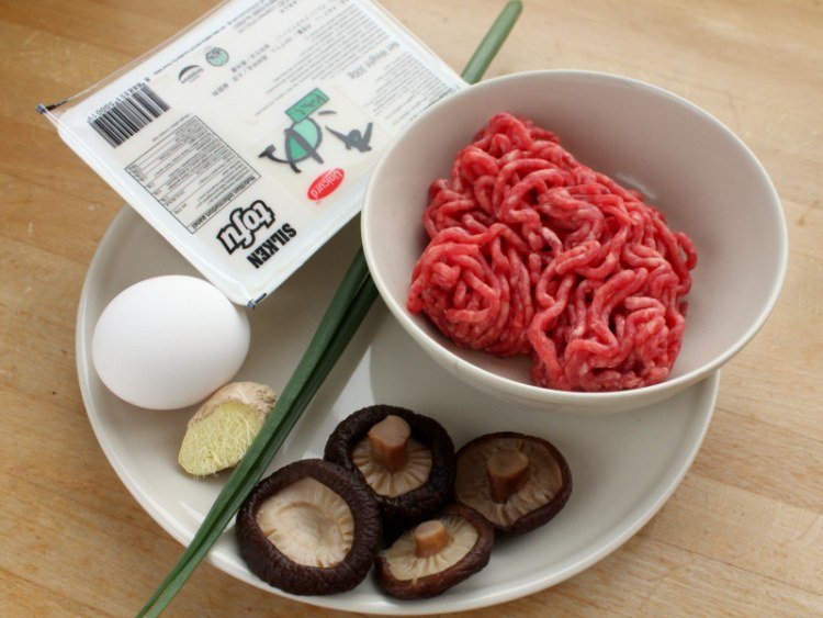 牛肉豆腐羹步骤1