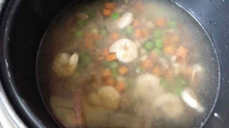 牛肉鲜虾杂蔬焖饭#新步骤9