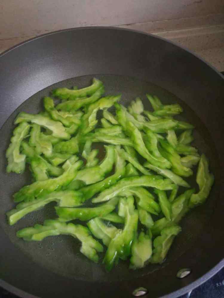 苦瓜炒牛肉#新鲜从这步骤4