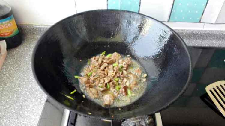 豆角焖面条步骤5